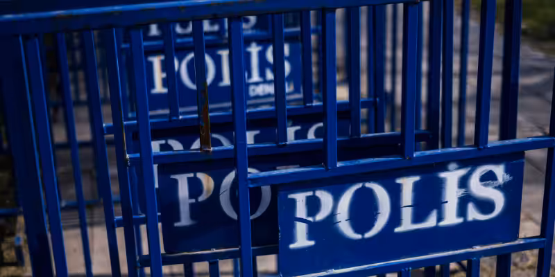 polislikten atilma ihrac edilme dava